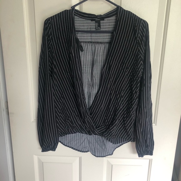 Black and white striped blouse - Picture 5 of 6